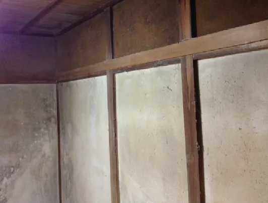 2年間放置された木造住宅の和室