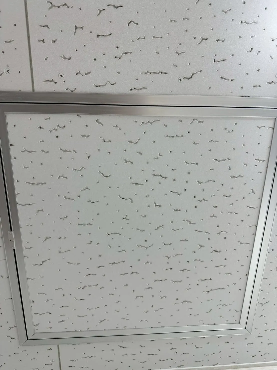 天井の点検口の施工後