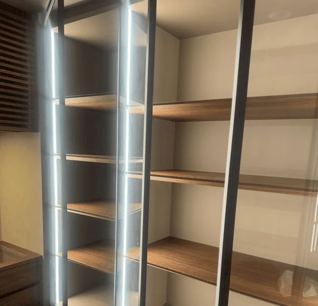 渋谷区の高級住宅でブランド品専用部屋のカビ取り｜東京のカビ専門業者が1日で完全除去した施工事例