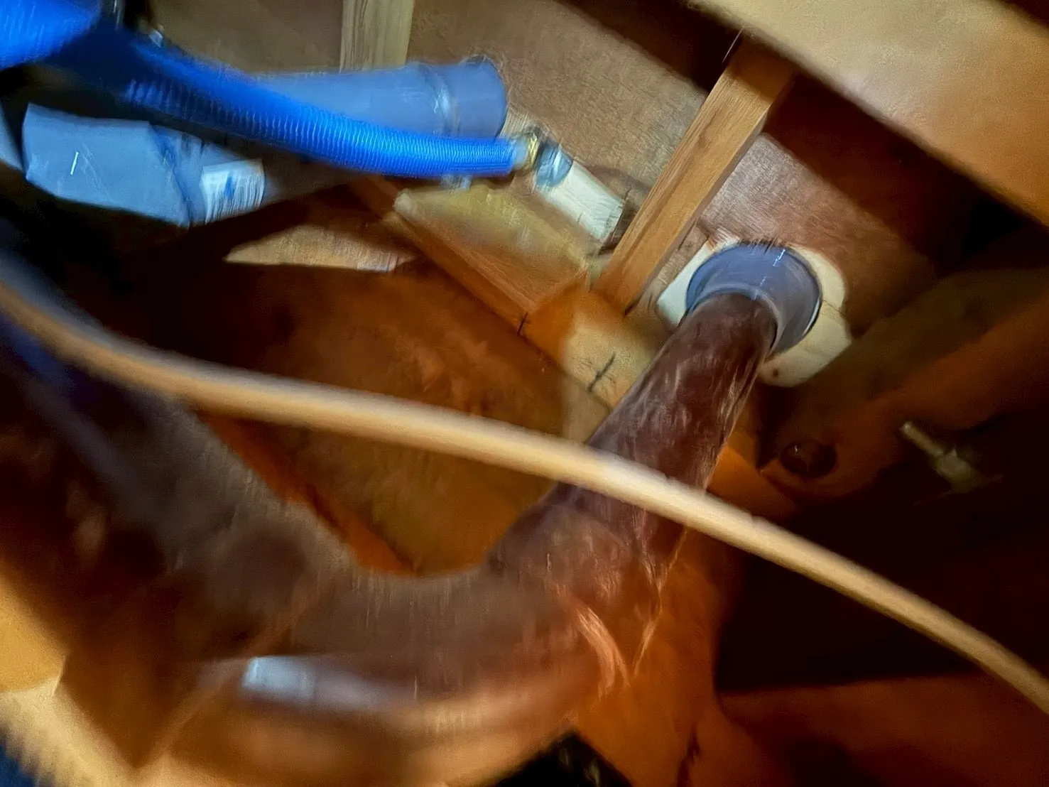 カビの原因を探る含水率検査