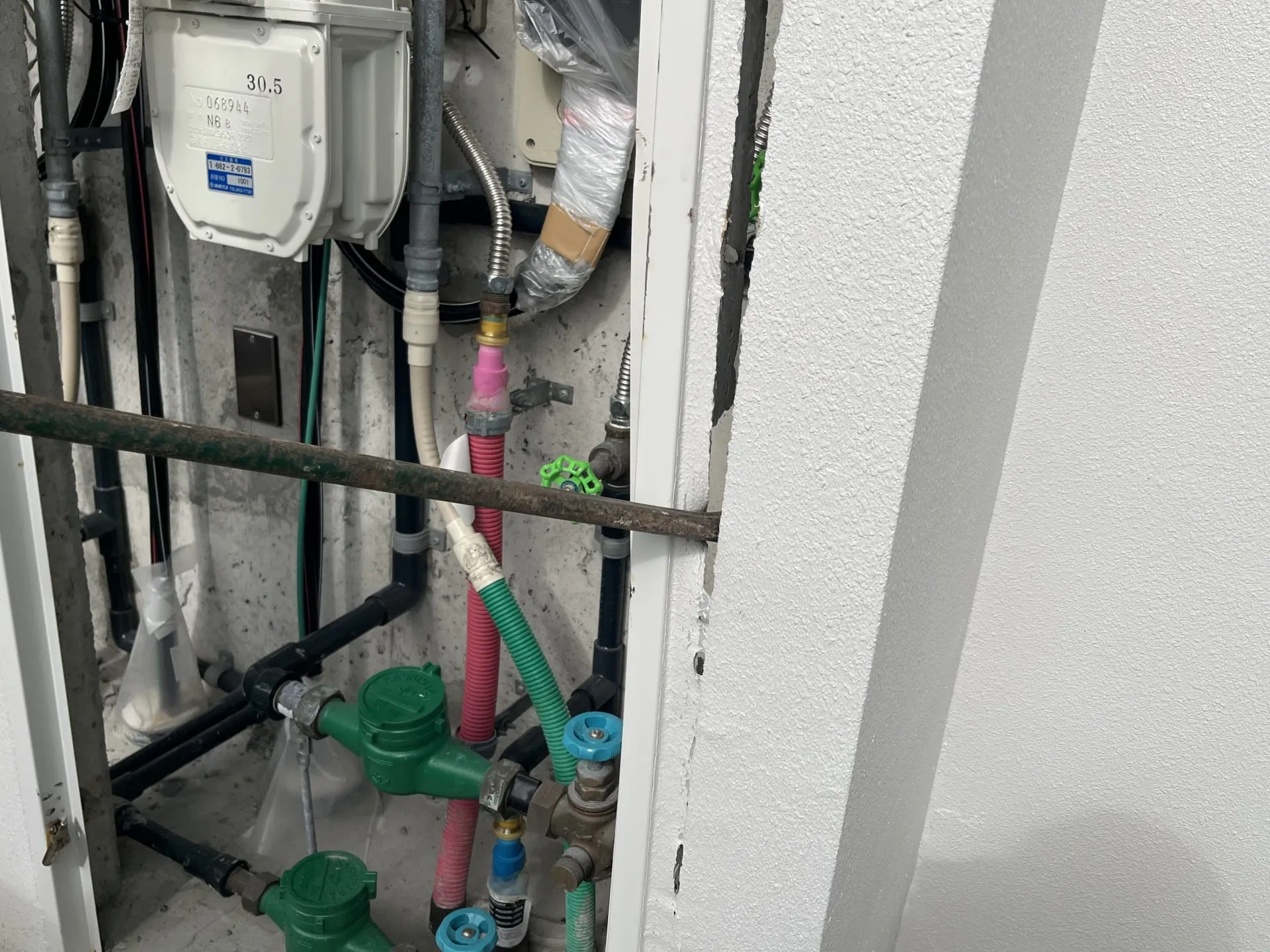 厨房・PSの漏水による壁裏カビ!解体なしで根絶するMIST工法®